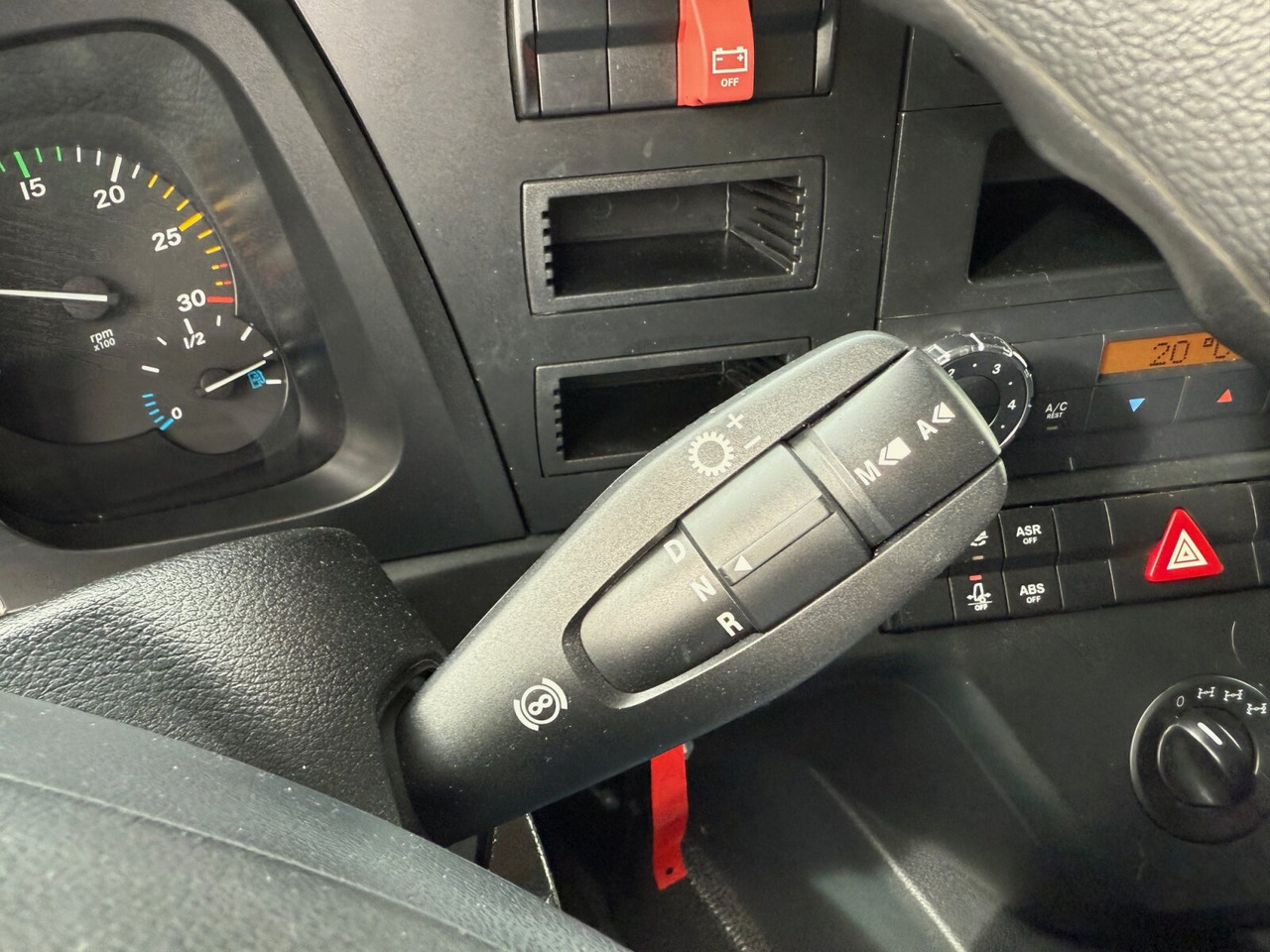 Mercedes-Benz Arocs 1827/30 A 4x4 Arocs 1827/30 A 4x4, Ex-! - Kamion sa tovarnim sandukom: slika 4 Mercedes-Benz Arocs 1827/30 A 4x4 Arocs 1827/30 A 4x4, Ex-! - Kamion sa tovarnim sandukom: slika 4