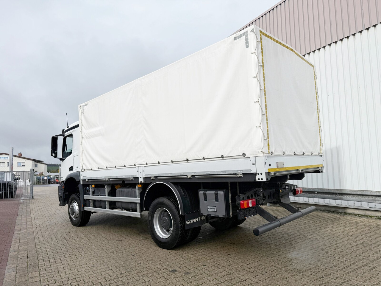 Kamion sa tovarnim sandukom Mercedes-Benz Arocs 1827 A 4x4 Arocs 1827 A 4x4, Ex-!: slika 13