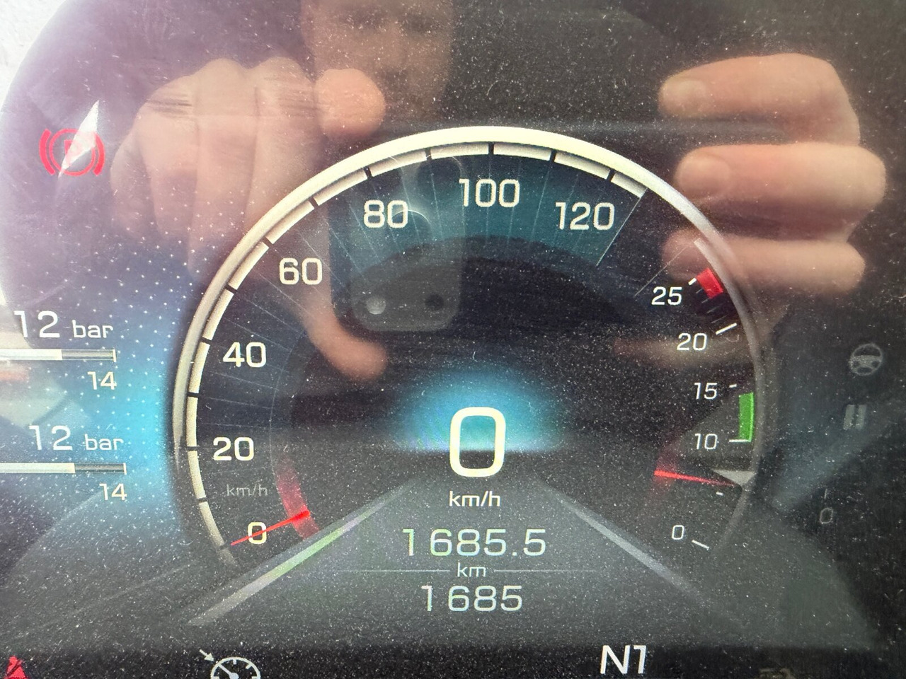 Mercedes-Benz Arocs 1840 K 4x2 Arocs 1840 K 4x2, MultimediaCockpit, 2x Nebenantrieb, NMV & Motorabtrieb - Kamion sa golom šasijom i zatvorenom kabinom: slika 3 Mercedes-Benz Arocs 1840 K 4x2 Arocs 1840 K 4x2, MultimediaCockpit, 2x Nebenantrieb, NMV & Motorabtrieb - Kamion sa golom šasijom i zatvorenom kabinom: slika 3