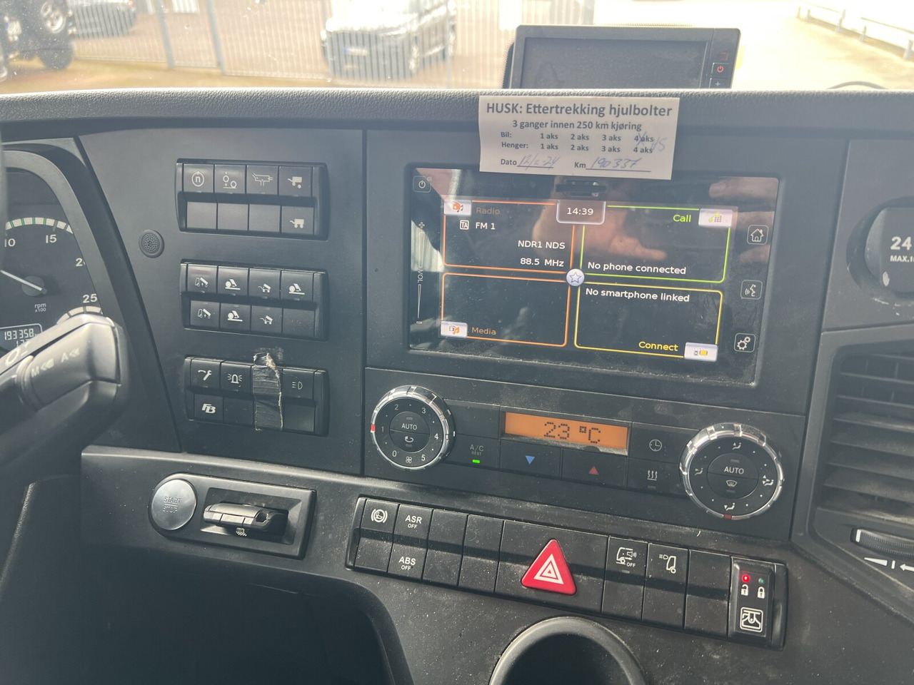 Mercedes-Benz Arocs 3253 K 8x4/4 Arocs 3253 K 8x4/4, Retarder - Kamion sa hidrauličnom kukom: slika 3 Mercedes-Benz Arocs 3253 K 8x4/4 Arocs 3253 K 8x4/4, Retarder - Kamion sa hidrauličnom kukom: slika 3