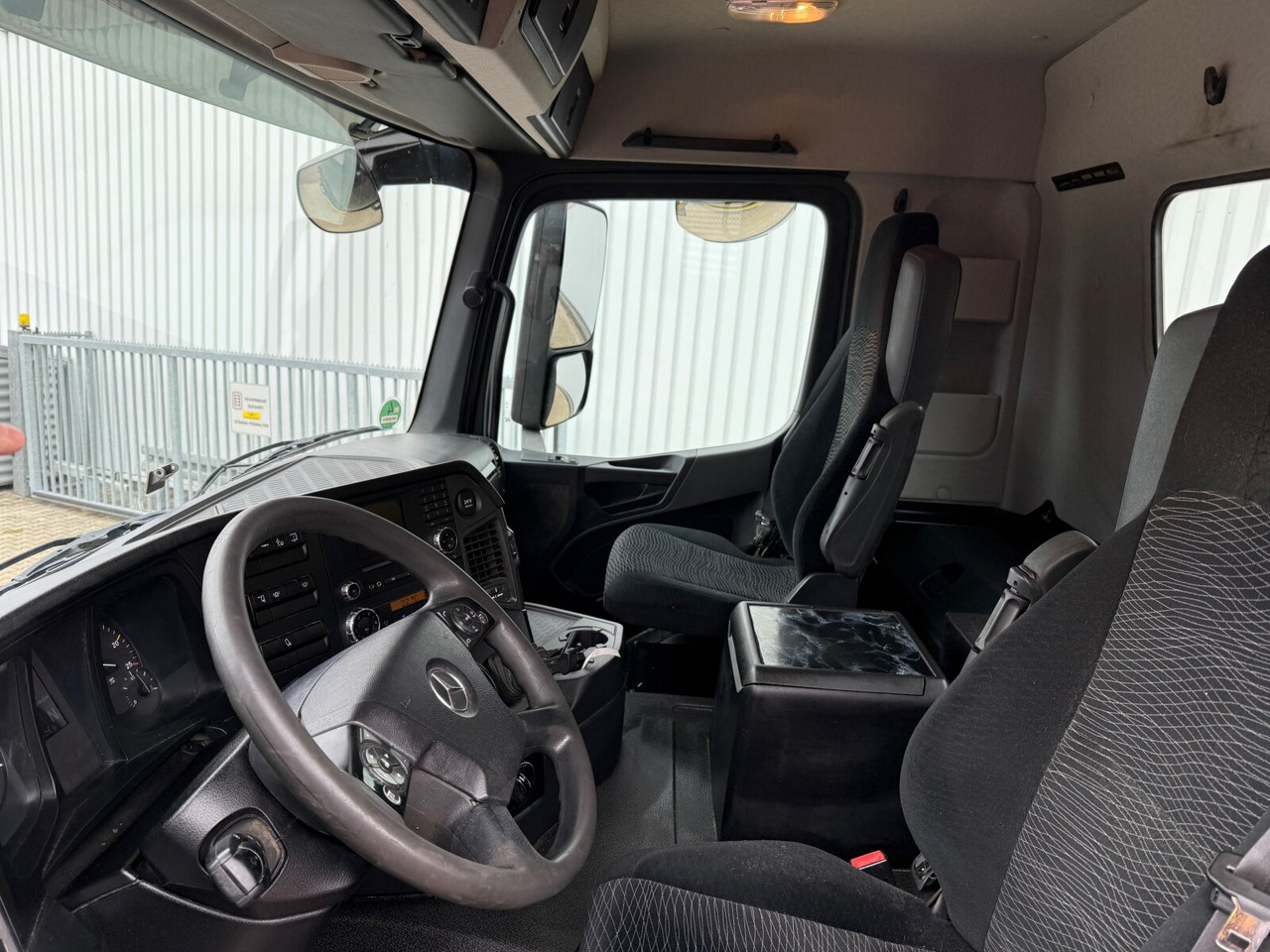 Mercedes-Benz Arocs 3363 K 6x4 Arocs 3363 K 6x4, Grounder, Turbo-Retarder-Kupplung, Bordmatik - Istovarivač: slika 3 Mercedes-Benz Arocs 3363 K 6x4 Arocs 3363 K 6x4, Grounder, Turbo-Retarder-Kupplung, Bordmatik - Istovarivač: slika 3