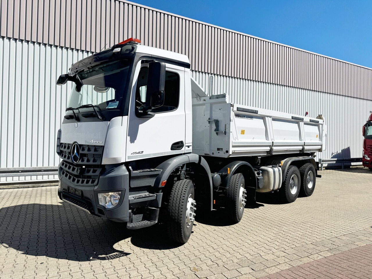 Mercedes-Benz Arocs 4142 K 8x4/4 Arocs 4142/45 K 8x4/4, Meiller Bordmatik links - Istovarivač: slika 2 Mercedes-Benz Arocs 4142 K 8x4/4 Arocs 4142/45 K 8x4/4, Meiller Bordmatik links - Istovarivač: slika 2