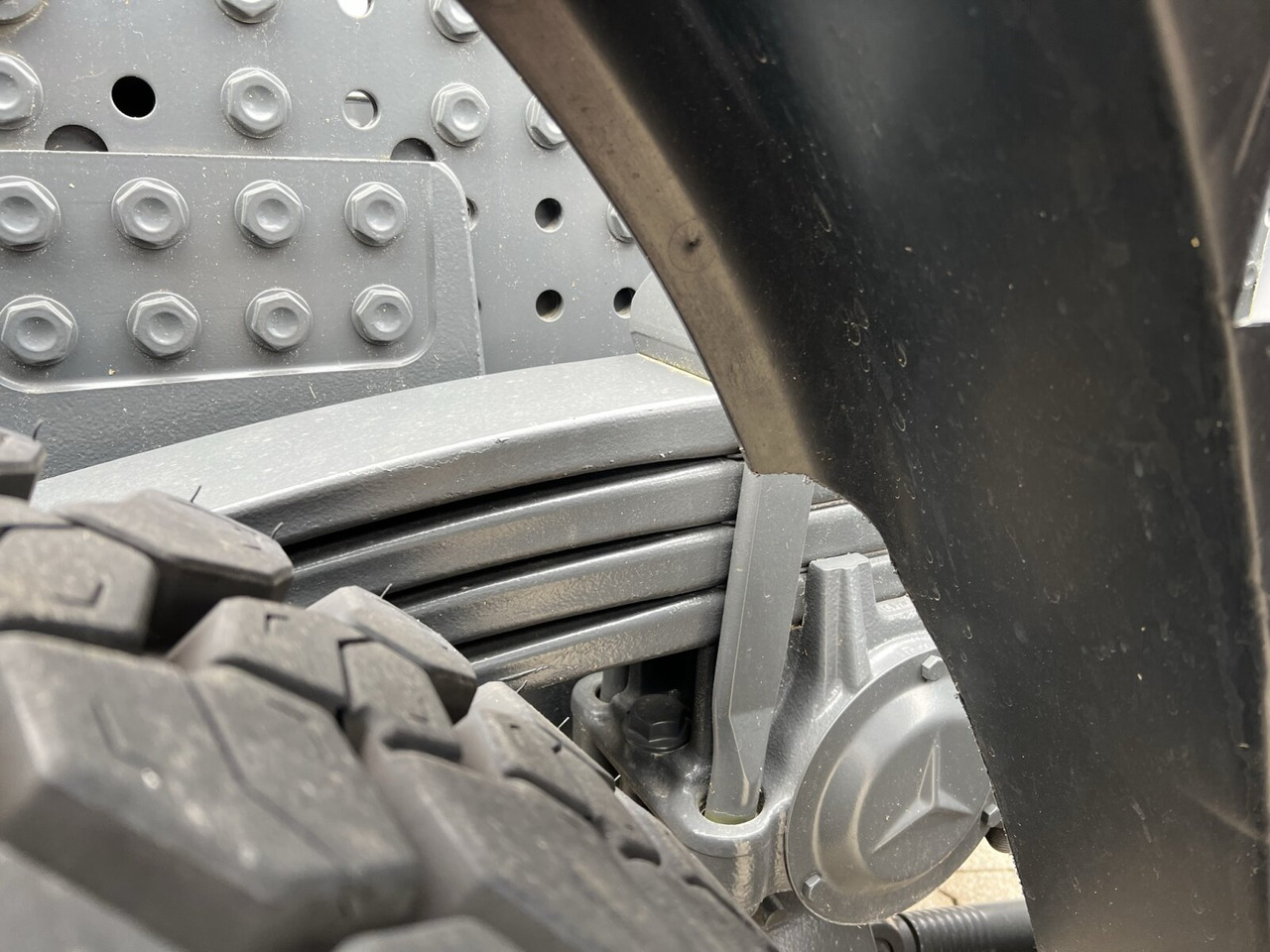 Mercedes-Benz Arocs 4163/8x4 Arocs 4163/8x4, Hiab 26.59, Funk, Multimedia Cockpit, - Kamion sa hidrauličnom kukom: slika 2 Mercedes-Benz Arocs 4163/8x4 Arocs 4163/8x4, Hiab 26.59, Funk, Multimedia Cockpit, - Kamion sa hidrauličnom kukom: slika 2