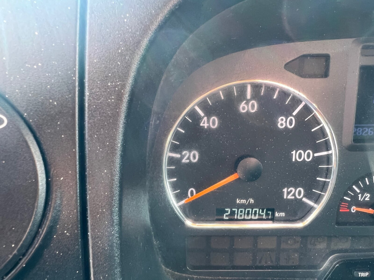 Mercedes-Benz Atego 1024 L 4x2 Atego 1024 L 4x2 mit Kran Fassi F80A.0.21 - Kamion sa dizalicom, Kamion sa tovarnim sandukom: slika 5 Mercedes-Benz Atego 1024 L 4x2 Atego 1024 L 4x2 mit Kran Fassi F80A.0.21 - Kamion sa dizalicom, Kamion sa tovarnim sandukom: slika 5