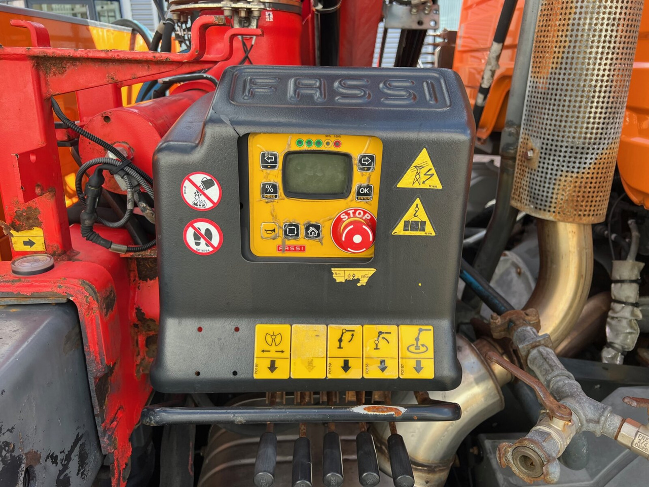 Mercedes-Benz Atego 1024 L 4x2 Atego 1024 L 4x2 mit Kran Fassi F80A.0.21 - Kamion sa dizalicom, Kamion sa tovarnim sandukom: slika 3 Mercedes-Benz Atego 1024 L 4x2 Atego 1024 L 4x2 mit Kran Fassi F80A.0.21 - Kamion sa dizalicom, Kamion sa tovarnim sandukom: slika 3