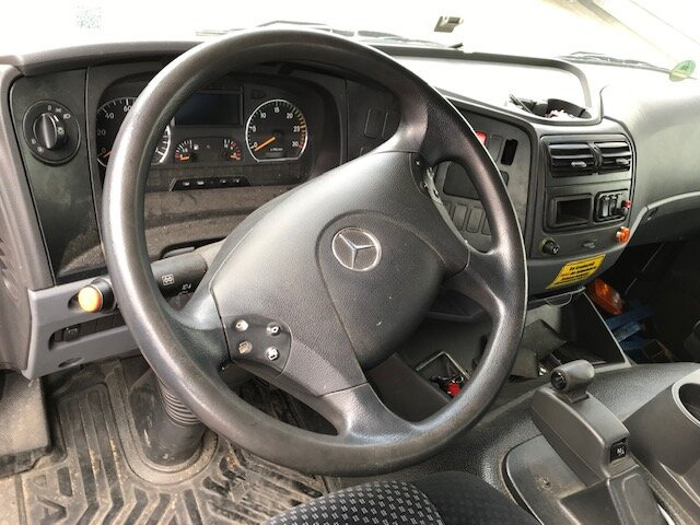 Mercedes-Benz Atego 1224 L 4x2 Atego 1224 L 4x2 Glastransporter, gegen Aufpreis Heckkran Fassi F95A21 - Kamion sa tovarnim sandukom, Kamion sa dizalicom: slika 5 Mercedes-Benz Atego 1224 L 4x2 Atego 1224 L 4x2 Glastransporter, gegen Aufpreis Heckkran Fassi F95A21 - Kamion sa tovarnim sandukom, Kamion sa dizalicom: slika 5