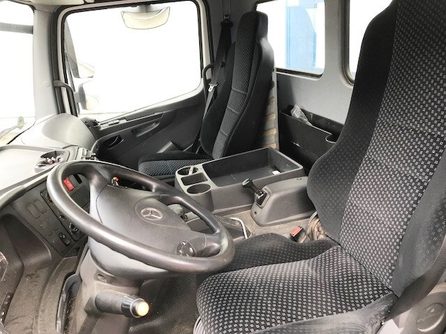 Mercedes-Benz Atego 1224 L 4x2 Atego 1224 L 4x2 Glastransporter, gegen Aufpreis Heckkran Fassi F95A21 - Kamion sa tovarnim sandukom, Kamion sa dizalicom: slika 4 Mercedes-Benz Atego 1224 L 4x2 Atego 1224 L 4x2 Glastransporter, gegen Aufpreis Heckkran Fassi F95A21 - Kamion sa tovarnim sandukom, Kamion sa dizalicom: slika 4