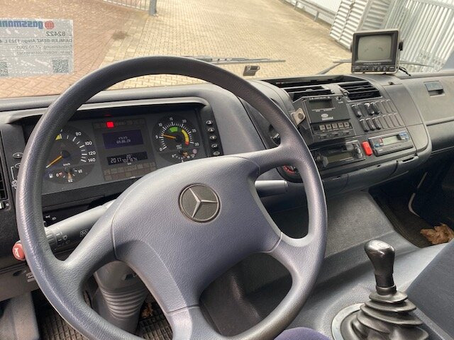 Mercedes-Benz Atego 1323 L 4x2 Atego 1323 L 4x2 Kühlkoffer, Carrier, Trennwand, LBW - Hladnjača: slika 5 Mercedes-Benz Atego 1323 L 4x2 Atego 1323 L 4x2 Kühlkoffer, Carrier, Trennwand, LBW - Hladnjača: slika 5