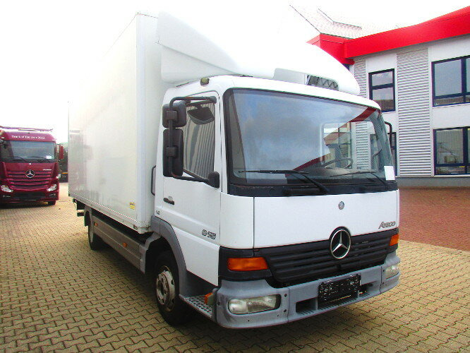 Kamion sa zatvorenim sandukom Mercedes-Benz Atego 815 4x2: slika 8 Kamion sa zatvorenim sandukom Mercedes-Benz Atego 815 4x2: slika 8
