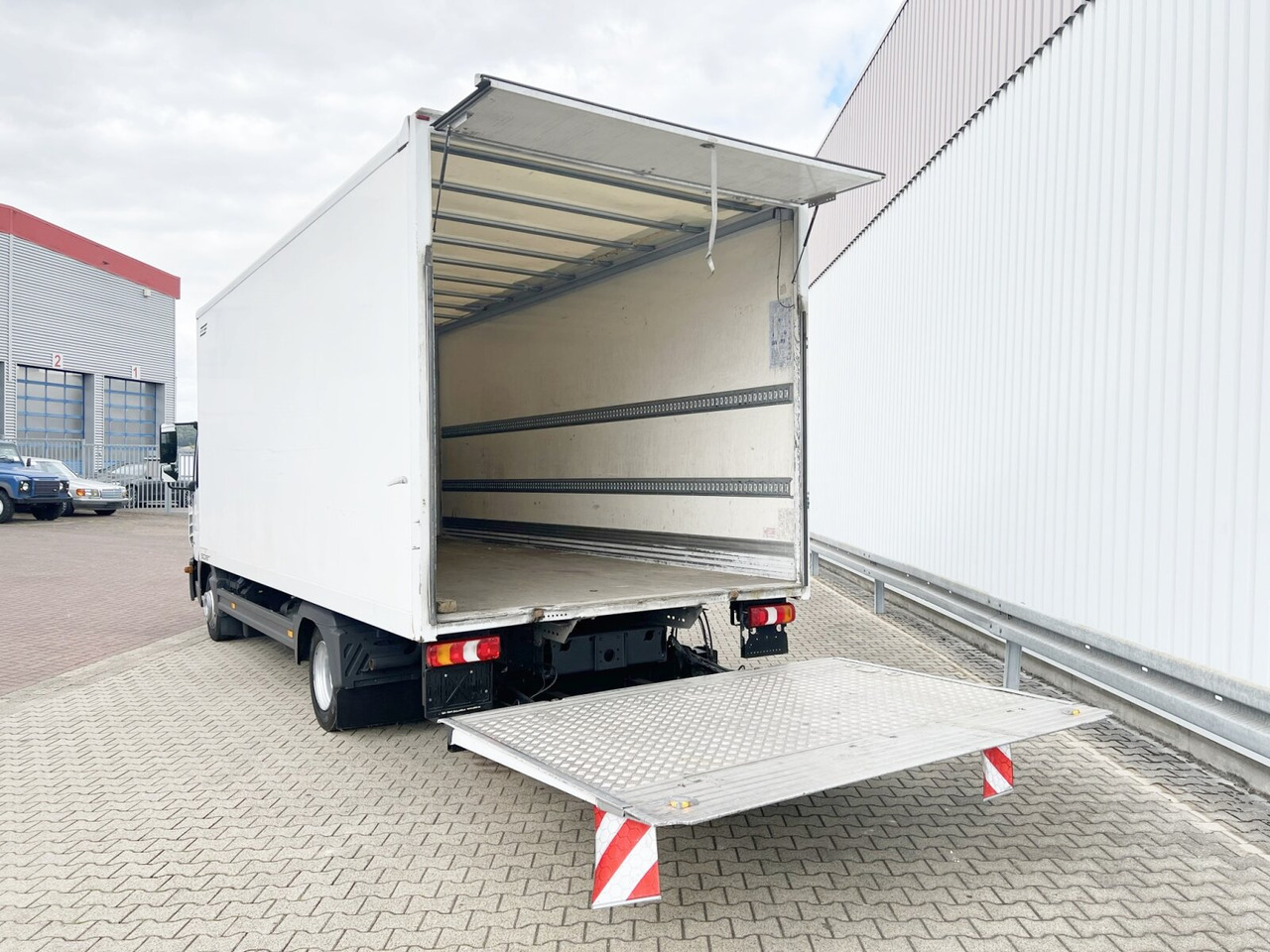 Mercedes-Benz Atego 816 4x2 Atego 816 4x2, LBW - Kamion sa zatvorenim sandukom: slika 2 Mercedes-Benz Atego 816 4x2 Atego 816 4x2, LBW - Kamion sa zatvorenim sandukom: slika 2