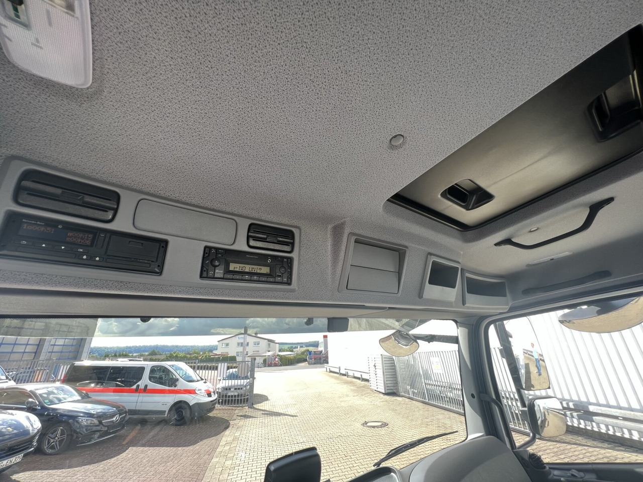Mercedes-Benz Atego 818 K 4x2 Atego 818 K 4x2, mehrfach Vorhanden! - Kamion sa golom šasijom i zatvorenom kabinom: slika 2 Mercedes-Benz Atego 818 K 4x2 Atego 818 K 4x2, mehrfach Vorhanden! - Kamion sa golom šasijom i zatvorenom kabinom: slika 2