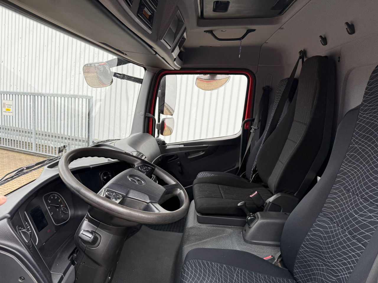 Mercedes-Benz Atego 818 LK 4x2 Atego 818 LK 4x2, 2x AHK - Istovarivač: slika 3 Mercedes-Benz Atego 818 LK 4x2 Atego 818 LK 4x2, 2x AHK - Istovarivač: slika 3
