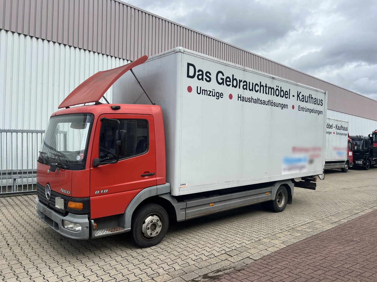 Mercedes-Benz Atego 818L 4x2 Atego 818L 4x2 - Kamion sa zatvorenim sandukom: slika 1 Mercedes-Benz Atego 818L 4x2 Atego 818L 4x2 - Kamion sa zatvorenim sandukom: slika 1