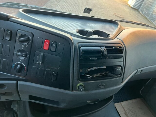 Mercedes-Benz Atego 822 4x2 Atego 822 4x2, Doka mit Kombisitzbank - Kamion sa ceradom: slika 5 Mercedes-Benz Atego 822 4x2 Atego 822 4x2, Doka mit Kombisitzbank - Kamion sa ceradom: slika 5