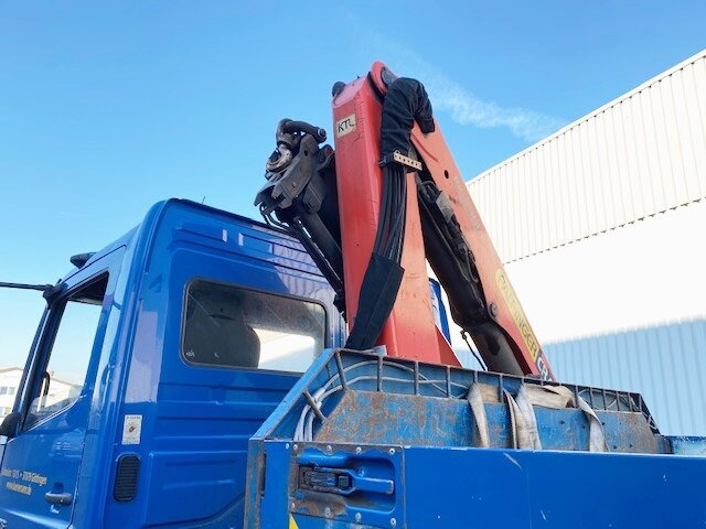 Mercedes-Benz Axor 1828 L 4x2 Axor 1828 L 4x2 mit Kran Palfinger PK 9501, Funk - Kamion sa dizalicom, Kamion sa tovarnim sandukom: slika 2 Mercedes-Benz Axor 1828 L 4x2 Axor 1828 L 4x2 mit Kran Palfinger PK 9501, Funk - Kamion sa dizalicom, Kamion sa tovarnim sandukom: slika 2