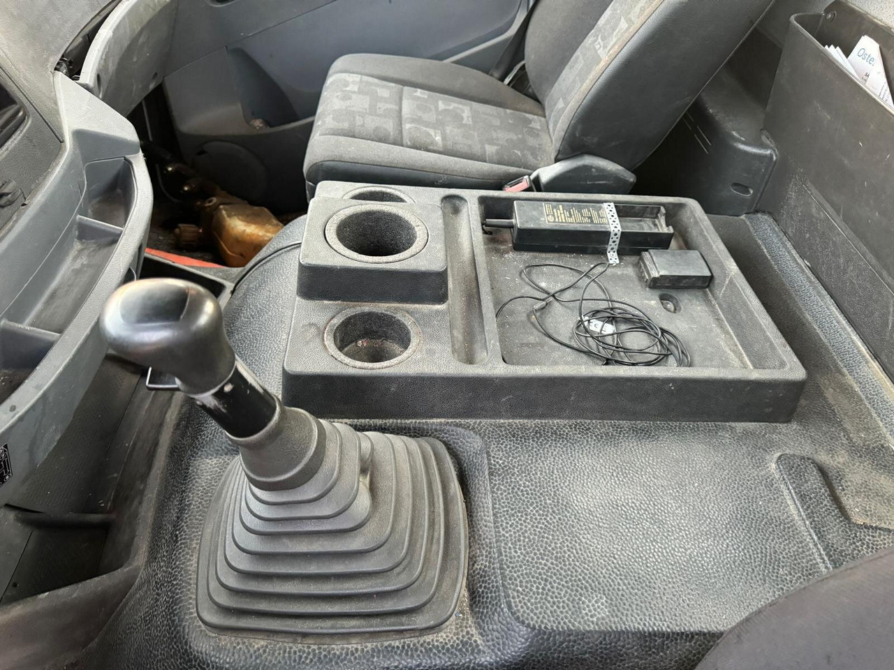 Kamion sa golom šasijom i zatvorenom kabinom Mercedes-Benz Axor 2629 K 6x4 Axor 2629 K 6x4, PTO, Steel, Manual, 6-Zylinder: slika 6