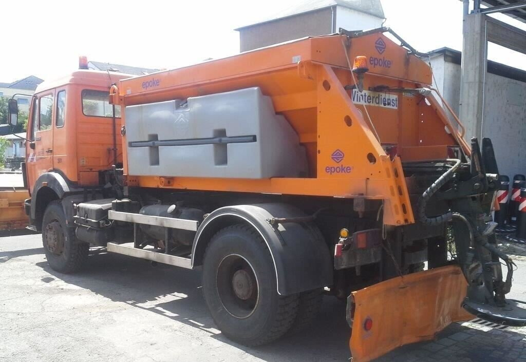 Mercedes-Benz NG 1928 A 4x4 NG 1928 A 4x4, V8-Motor, Winterdienstaustattung - Kamion sa golom šasijom i zatvorenom kabinom: slika 4 Mercedes-Benz NG 1928 A 4x4 NG 1928 A 4x4, V8-Motor, Winterdienstaustattung - Kamion sa golom šasijom i zatvorenom kabinom: slika 4