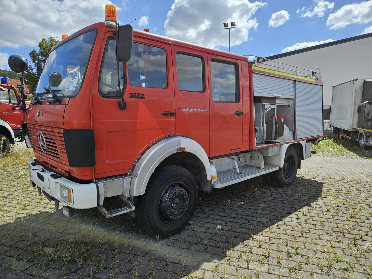 Mercedes-Benz SK 1222 AF 4x4 Doka SK 1222 AF 4x4 Doka, TLF16/25 - Vozilo hitne pomoći: slika 1 Mercedes-Benz SK 1222 AF 4x4 Doka SK 1222 AF 4x4 Doka, TLF16/25 - Vozilo hitne pomoći: slika 1