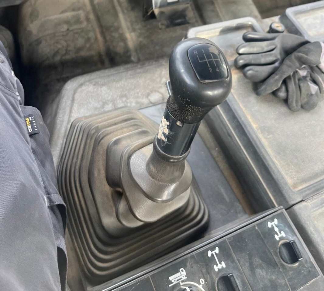 Mercedes-Benz SK 1824 AK 4x4 SK 1824 AK 4x4 - Istovarivač: slika 3 Mercedes-Benz SK 1824 AK 4x4 SK 1824 AK 4x4 - Istovarivač: slika 3
