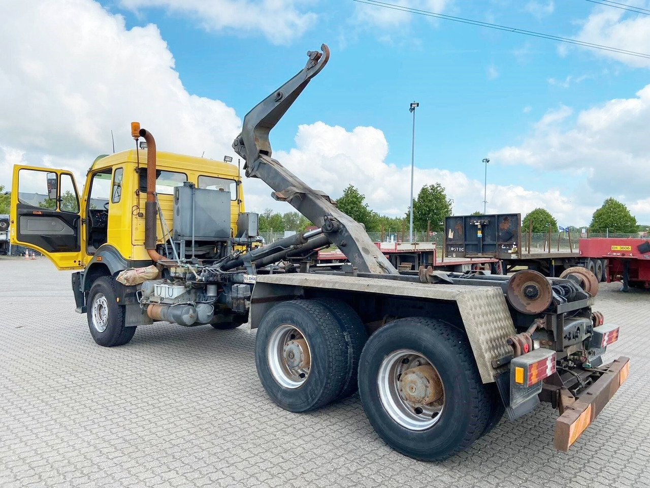 Kamion sa hidrauličnom kukom Mercedes-Benz SK II 2631 6x4 SK II 2631 6x4, Winterdienstausstattung: slika 9