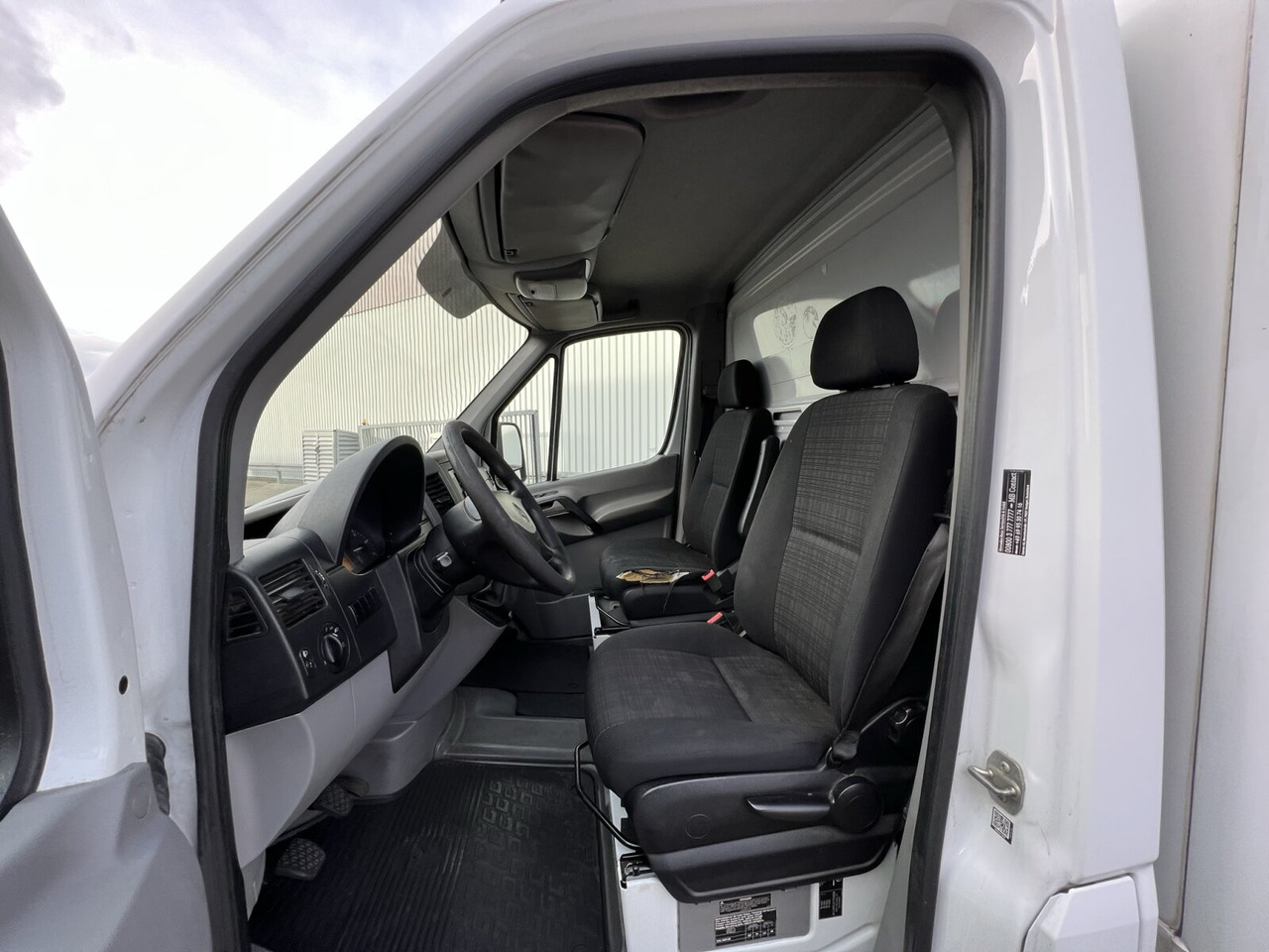 Mercedes-Benz Sprinter 314 CDI 4x2 Sprinter 314 CDI 4x2, 5x Vorhanden! - Dostavno vozilo sa zatvorenim sandukom: slika 3 Mercedes-Benz Sprinter 314 CDI 4x2 Sprinter 314 CDI 4x2, 5x Vorhanden! - Dostavno vozilo sa zatvorenim sandukom: slika 3
