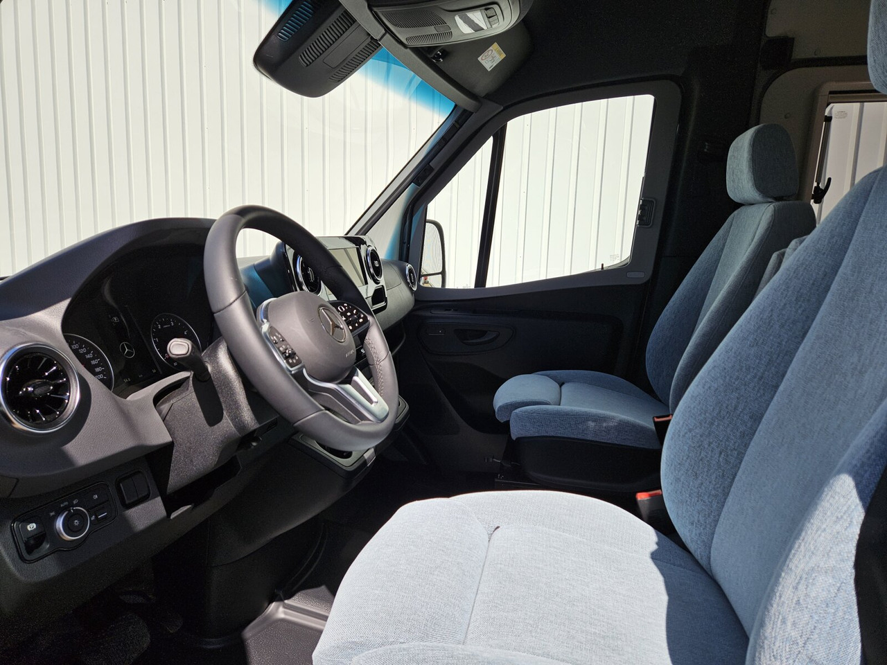 Mercedes-Benz Sprinter 419 4x4 Wohnmobil Sprinter 419 4x4 Wohnmobil - Furgon: slika 3 Mercedes-Benz Sprinter 419 4x4 Wohnmobil Sprinter 419 4x4 Wohnmobil - Furgon: slika 3