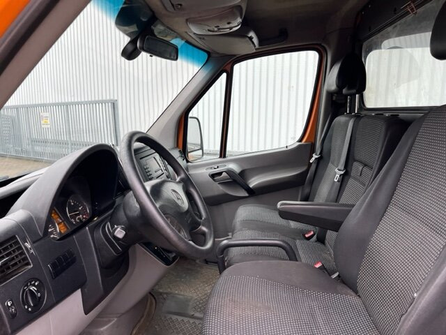 Mercedes-Benz Sprinter 515 CDI 4x2 Sprinter 515 CDI 4x2 - Furgon: slika 3 Mercedes-Benz Sprinter 515 CDI 4x2 Sprinter 515 CDI 4x2 - Furgon: slika 3