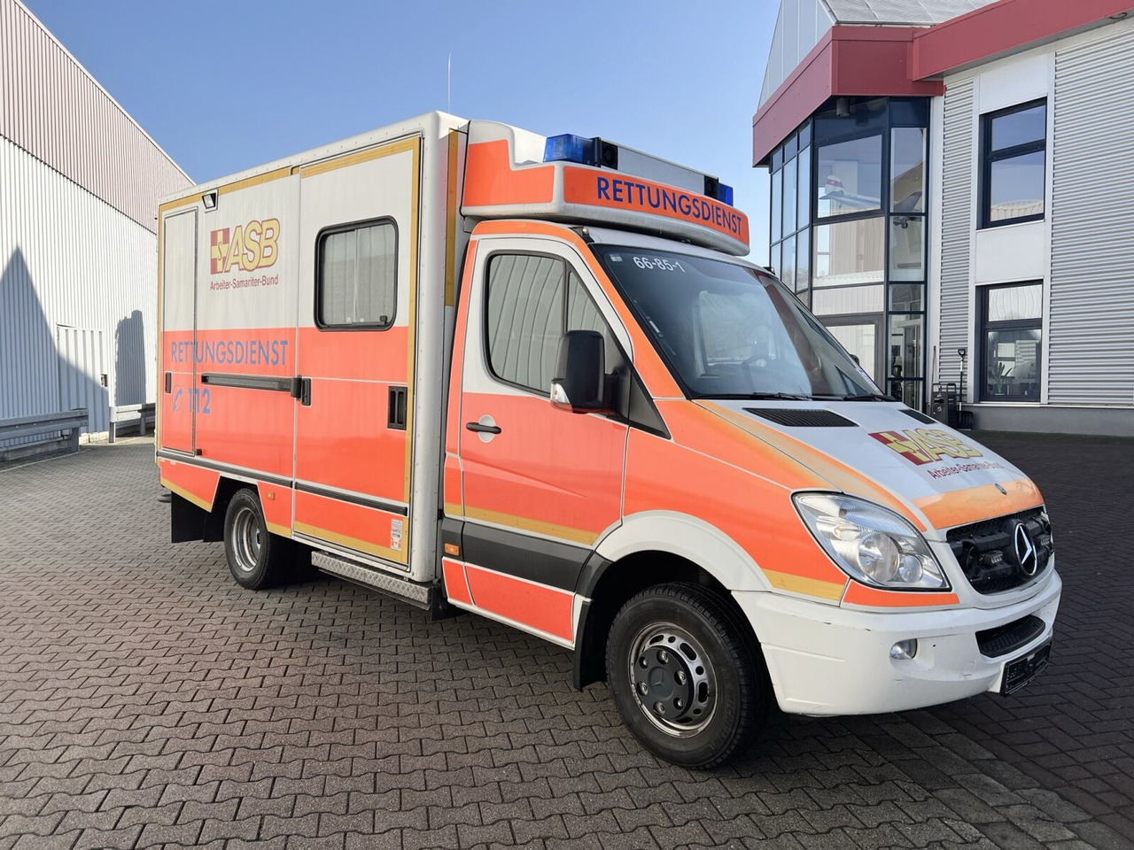Vozilo hitne pomoći Mercedes-Benz Sprinter 516 CDI 4x2 Sprinter 516 CDI 4x2, Rettungswagen, Retarder: slika 9