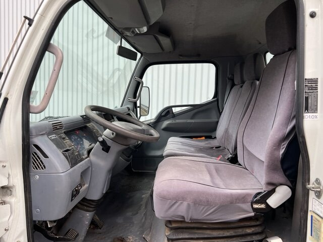Mitsubishi Canter Fuso 7C15D 4x2 Canter Fuso 7C15D 4x2 - Istovarivač: slika 2 Mitsubishi Canter Fuso 7C15D 4x2 Canter Fuso 7C15D 4x2 - Istovarivač: slika 2