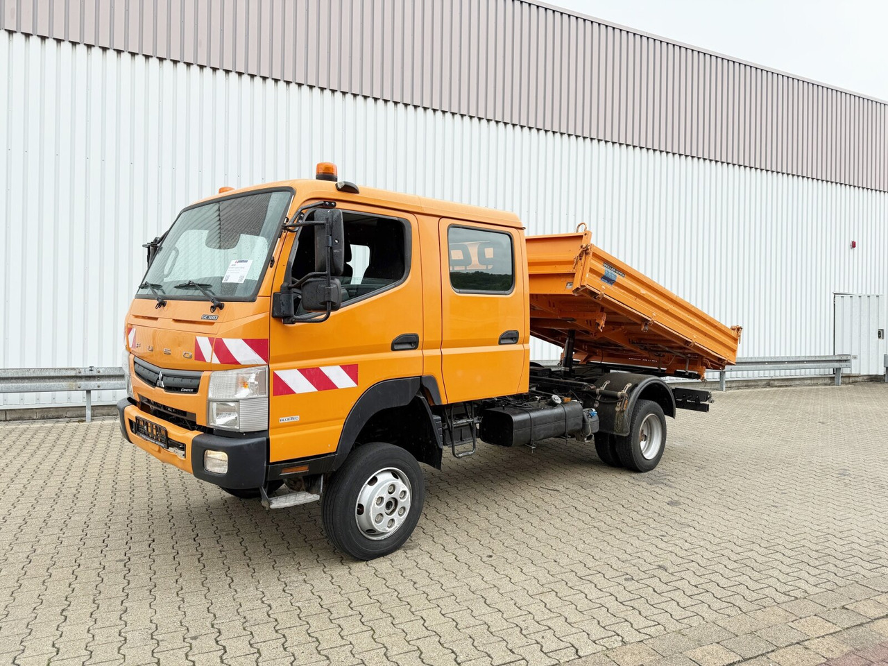 Mitsubishi Fuso 6C18D 4x4 Doka Fuso 6C18D 4x4 Doka - Istovarivač: slika 1 Mitsubishi Fuso 6C18D 4x4 Doka Fuso 6C18D 4x4 Doka - Istovarivač: slika 1