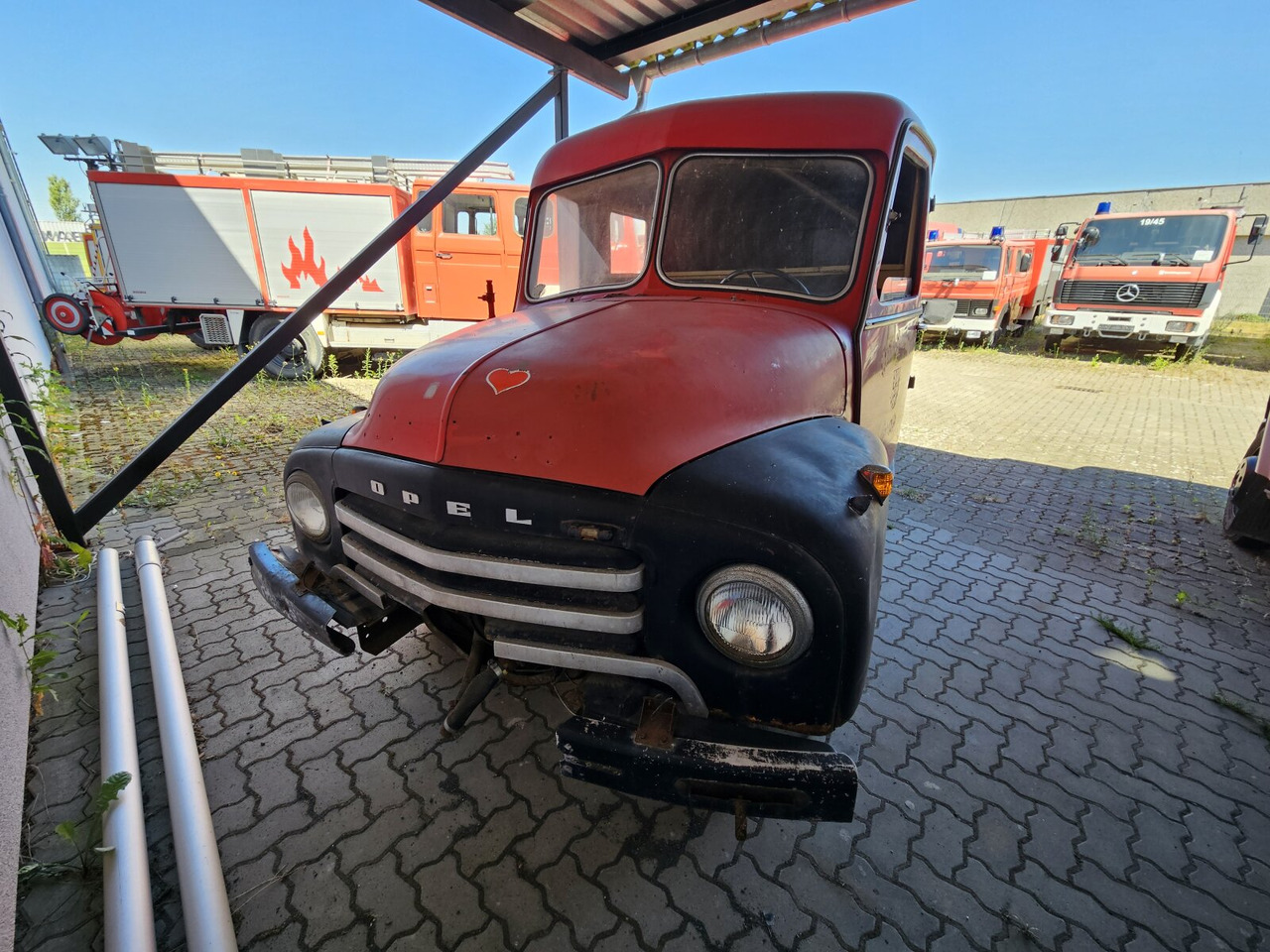 Opel Blitz LF8, Blitz, Oldtimer Feuerwehr, Restaurationsobjekt, Teilespender - Vozilo hitne pomoći: slika 1 Opel Blitz LF8, Blitz, Oldtimer Feuerwehr, Restaurationsobjekt, Teilespender - Vozilo hitne pomoći: slika 1