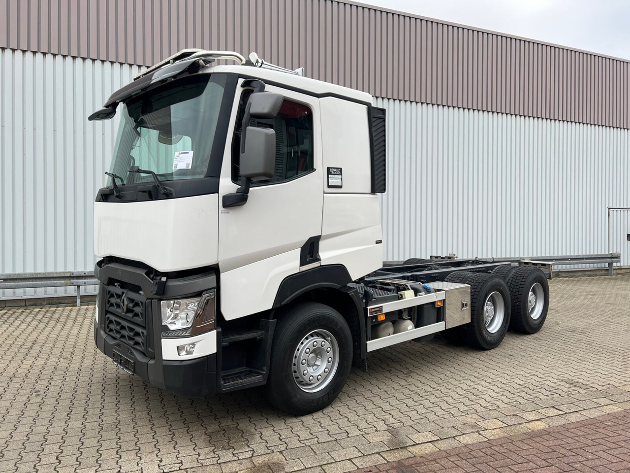 Renault C 520 6x4 C 520 6x4, Retarder, Nebenantrieb - Kamion sa golom šasijom i zatvorenom kabinom: slika 1 Renault C 520 6x4 C 520 6x4, Retarder, Nebenantrieb - Kamion sa golom šasijom i zatvorenom kabinom: slika 1
