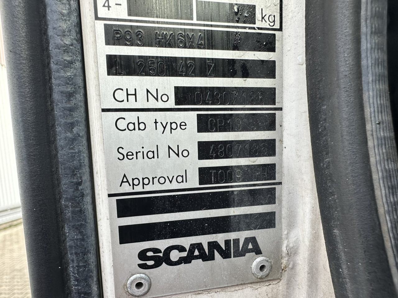 Scania P93 HK 250 6x4L P93 HK 250 6x4L, Abrollkipper - Kamion sa hidrauličnom kukom: slika 2 Scania P93 HK 250 6x4L P93 HK 250 6x4L, Abrollkipper - Kamion sa hidrauličnom kukom: slika 2