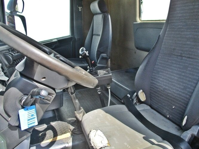 Scania R420 CB 8x4 MNZ R420 CB 8x4 MNZ, Retarder, Euro4 - Kamion sa hidrauličnom kukom: slika 5 Scania R420 CB 8x4 MNZ R420 CB 8x4 MNZ, Retarder, Euro4 - Kamion sa hidrauličnom kukom: slika 5