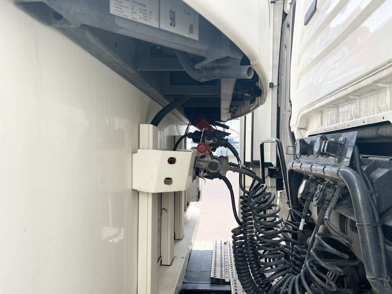 Schmitz Cargobull SKO 24/L-13.4 FP 45 SKO 24/L-13.4 FP 25 45 COOL, Mega, Doppelstock - Poluprikolica hladnjače: slika 4 Schmitz Cargobull SKO 24/L-13.4 FP 45 SKO 24/L-13.4 FP 25 45 COOL, Mega, Doppelstock - Poluprikolica hladnjače: slika 4