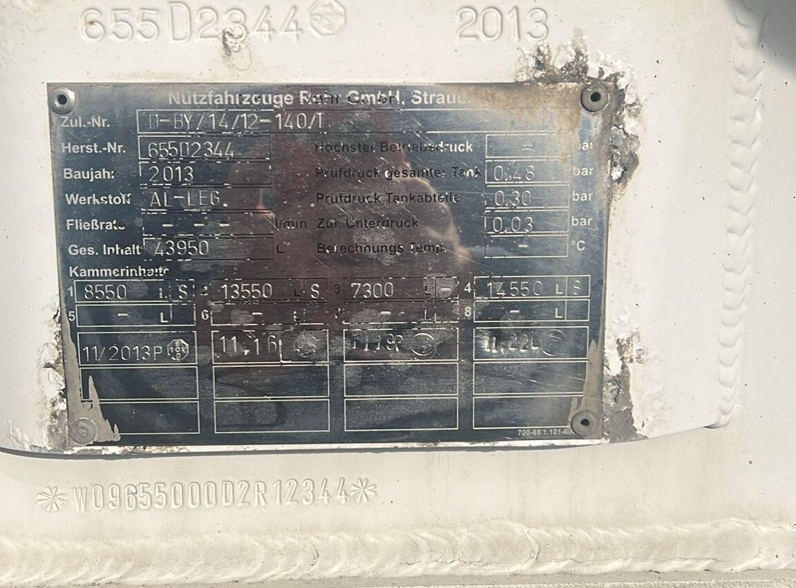 TAL 44.0/11-27 TAL 44.0/11-27, 43.950l, 4 Kammern, Untenbefüllung, Pumpe - Poluprikolica cisterna: slika 3 TAL 44.0/11-27 TAL 44.0/11-27, 43.950l, 4 Kammern, Untenbefüllung, Pumpe - Poluprikolica cisterna: slika 3