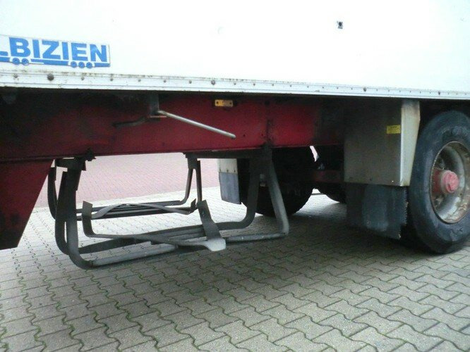 - TC34CGN FRUEHAUF, FRANCE TC34CGN mit Aggregat Thermoking TK-1 30 - Poluprikolica hladnjače: slika 5 - TC34CGN FRUEHAUF, FRANCE TC34CGN mit Aggregat Thermoking TK-1 30 - Poluprikolica hladnjače: slika 5