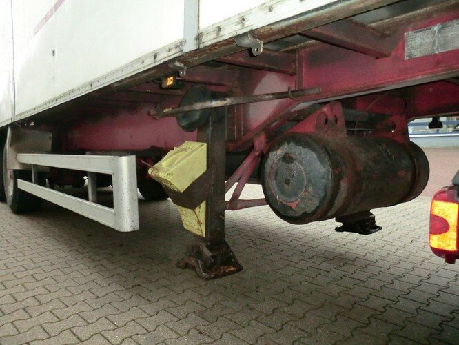 - TC34CGN FRUEHAUF, FRANCE TC34CGN mit Aggregat Thermoking TK-1 30 - TC34CGN FRUEHAUF, FRANCE TC34CGN mit Aggregat Thermoking TK-1 30: slika 15
