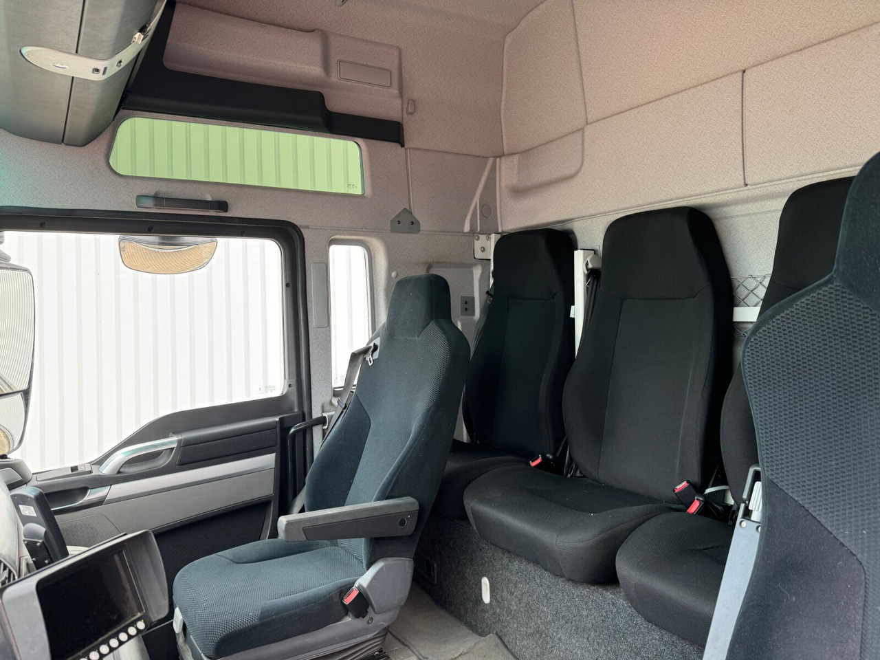 MAN TGX 18.400 4X2 BLS TGX 18.400 4X2 BLS, Fahrschule, 5 Sitzer - Tegljač: slika 5 MAN TGX 18.400 4X2 BLS TGX 18.400 4X2 BLS, Fahrschule, 5 Sitzer - Tegljač: slika 5