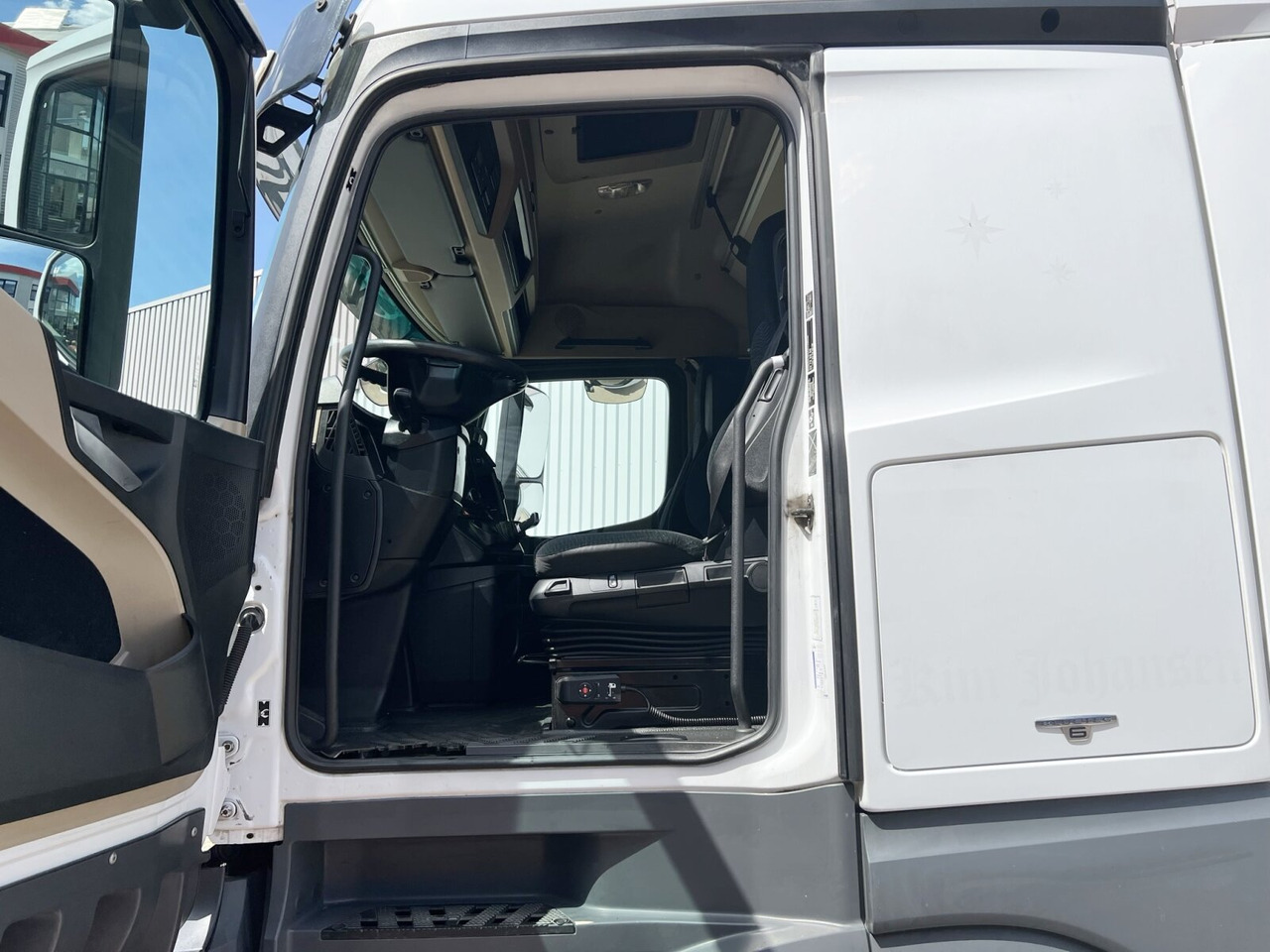 Mercedes-Benz Actros 1842/45 LS 4x2 Actros 1842/45 LS 4x2, 3x VORHANDEN - Tegljač: slika 5 Mercedes-Benz Actros 1842/45 LS 4x2 Actros 1842/45 LS 4x2, 3x VORHANDEN - Tegljač: slika 5