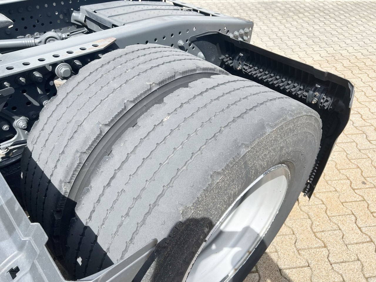 Mercedes-Benz Actros 1842/45 LS 4x2 Actros 1842/45 LS 4x2, 3x VORHANDEN - Tegljač: slika 3 Mercedes-Benz Actros 1842/45 LS 4x2 Actros 1842/45 LS 4x2, 3x VORHANDEN - Tegljač: slika 3