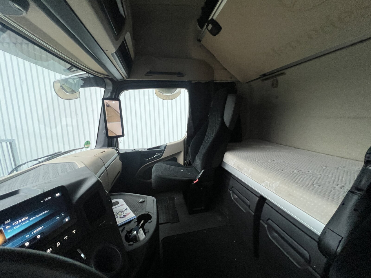 Mercedes-Benz Actros 1848 LS 4x2 Actros 1848 LS 4x2, Volumer, Retarder - Tegljač: slika 3 Mercedes-Benz Actros 1848 LS 4x2 Actros 1848 LS 4x2, Volumer, Retarder - Tegljač: slika 3