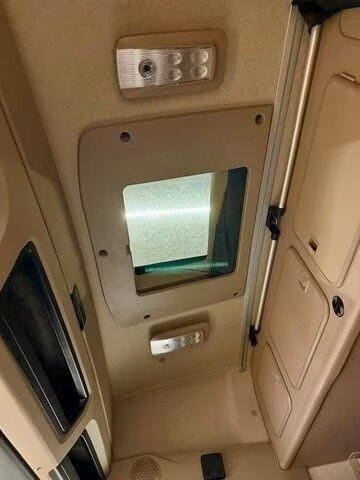 Mercedes-Benz Arocs 1851 LS 4x4 HAD Arocs 1851 LS 4x4 HAD, Hydraulik, Navi, MultimediaCockpit - Tegljač: slika 3 Mercedes-Benz Arocs 1851 LS 4x4 HAD Arocs 1851 LS 4x4 HAD, Hydraulik, Navi, MultimediaCockpit - Tegljač: slika 3