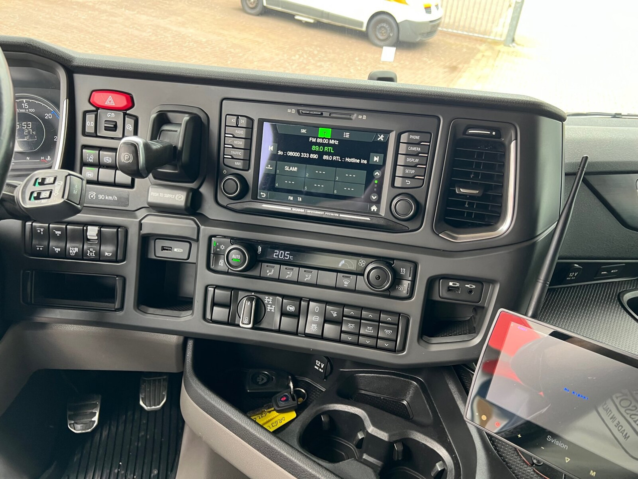 Scania R 580 6x4 R 580 6x4, V8-Motor, Kipphydraulik, Retarder, 66t - Tegljač: slika 4 Scania R 580 6x4 R 580 6x4, V8-Motor, Kipphydraulik, Retarder, 66t - Tegljač: slika 4