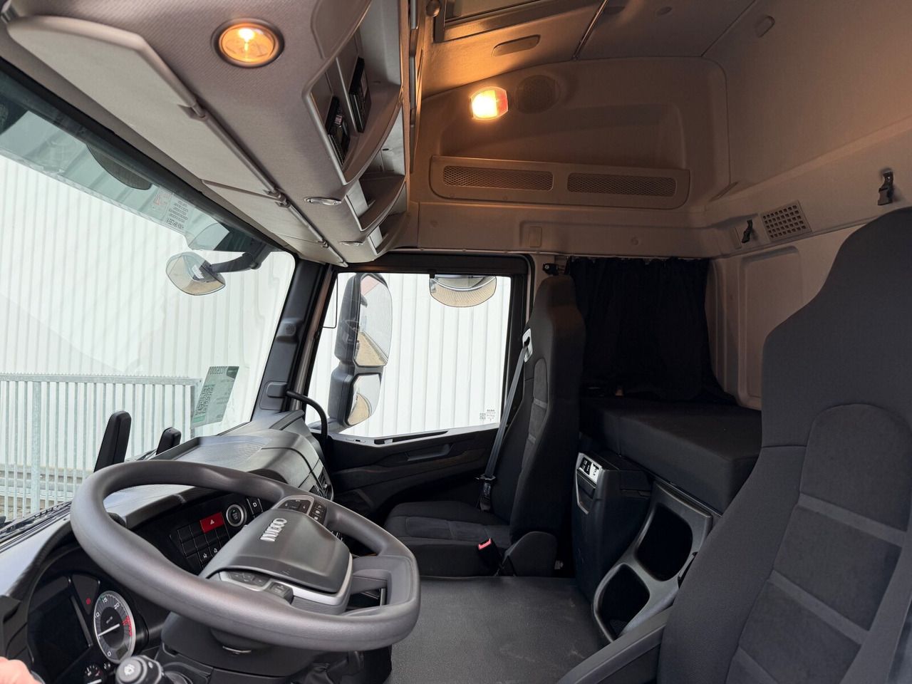 T-Way AT410T51/58 8x4 T-Way AT410T51/58 8x4, Retarder, Nebenantrieb, 4x VORHANDEN! - Tegljač: slika 2 T-Way AT410T51/58 8x4 T-Way AT410T51/58 8x4, Retarder, Nebenantrieb, 4x VORHANDEN! - Tegljač: slika 2