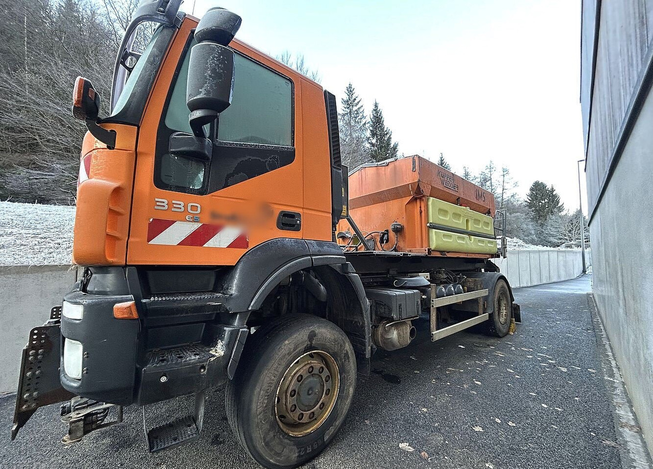Trakker AD190T33WP 4x4 Trakker AD190T33WP 4x4, Winterdienstausstattung - Kamion sa hidrauličnom kukom: slika 2 Trakker AD190T33WP 4x4 Trakker AD190T33WP 4x4, Winterdienstausstattung - Kamion sa hidrauličnom kukom: slika 2