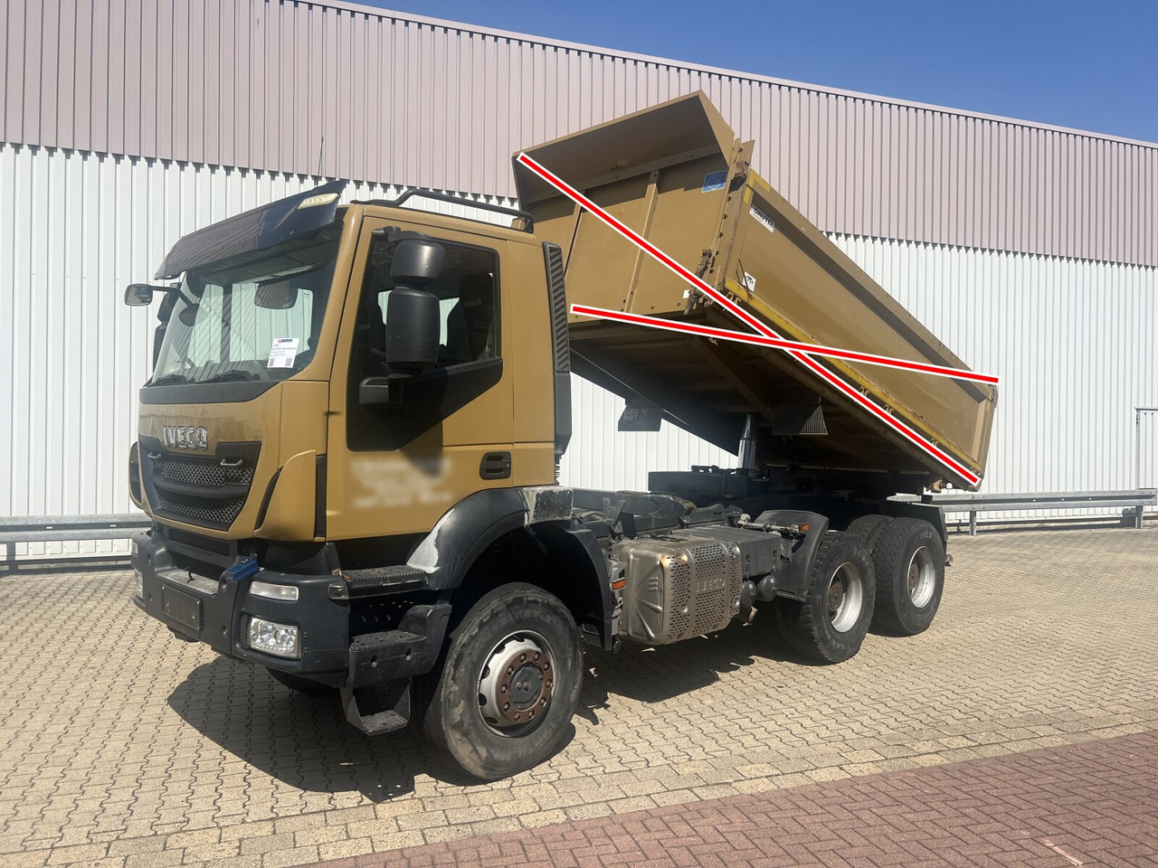 Trakker AD260T45W 6x6 Trakker AD260T45W 6x6 - Kamion sa golom šasijom i zatvorenom kabinom: slika 1 Trakker AD260T45W 6x6 Trakker AD260T45W 6x6 - Kamion sa golom šasijom i zatvorenom kabinom: slika 1