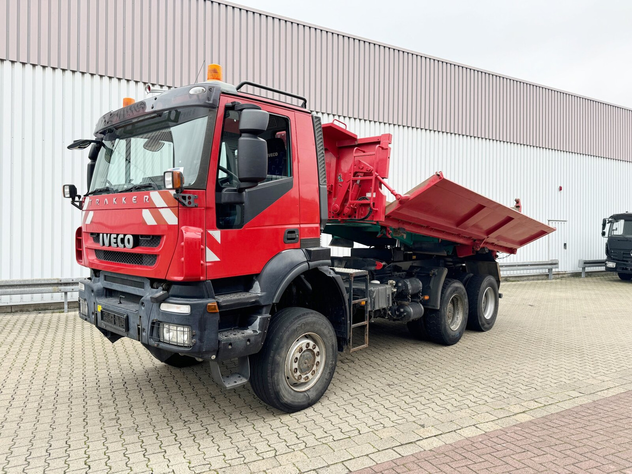 Trakker AD260T45W 6x6 Trakker AD260T45W 6x6, Bordmatik - Istovarivač: slika 1 Trakker AD260T45W 6x6 Trakker AD260T45W 6x6, Bordmatik - Istovarivač: slika 1