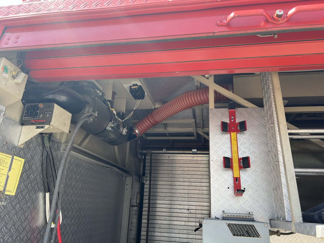 Unimog U 1300 L 435/11 4x4 U 1300 L 435/11 4x4, -Feuerwehr - Vatrogasni kamion: slika 5 Unimog U 1300 L 435/11 4x4 U 1300 L 435/11 4x4, -Feuerwehr - Vatrogasni kamion: slika 5