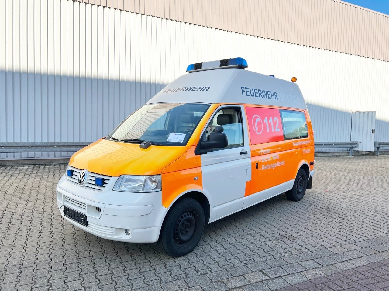 Volkswagen T5 2.5 TDI 4x2 T5 2.5 TDI 4x2, Krankenwagen - Vozilo hitne pomoći: slika 1 Volkswagen T5 2.5 TDI 4x2 T5 2.5 TDI 4x2, Krankenwagen - Vozilo hitne pomoći: slika 1